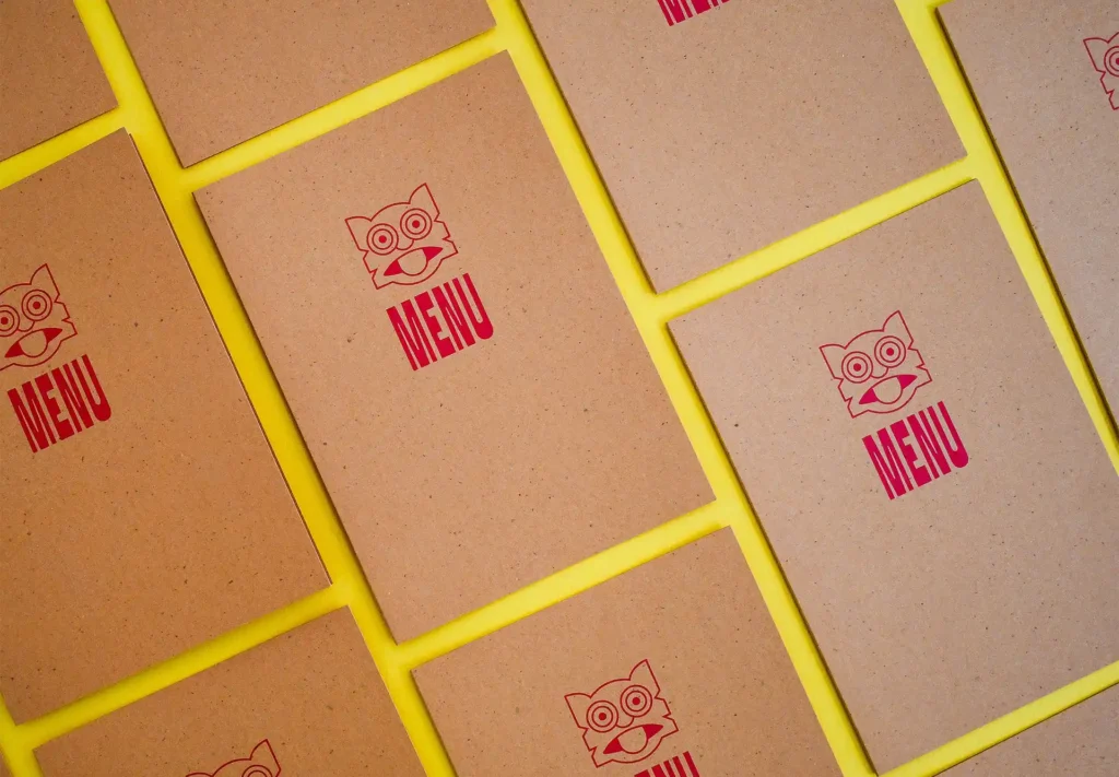 Menu's printed on kraft paper.